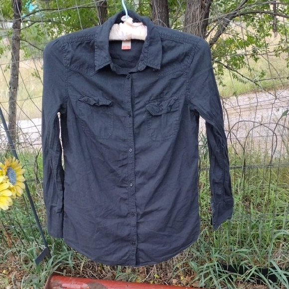 No Boundaries Classic Black Shirt - Picture 1 of 7